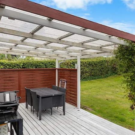 Elline - 200m From The Sea By Interhome